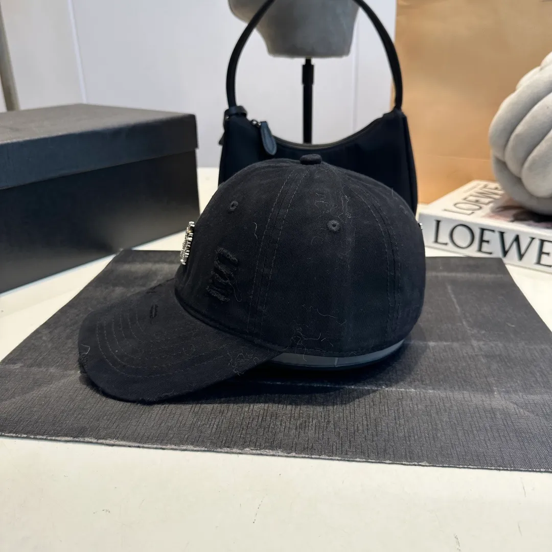 P50 Chrome Hearts 💓Early spring Korean style fashion retro distressed hole hat worn design versatile baseball cap peaked cap